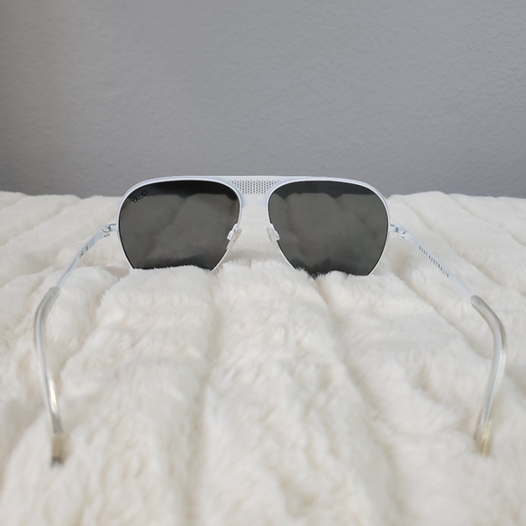 QUAY // ltd ed kylie jenner collab white glam oversized retro-chic aviators - Picture 8 of 16